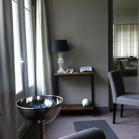Hostellerie De La Riviere Hotel