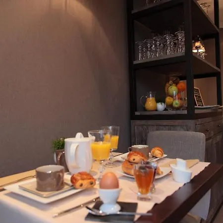 Hotel De La Riviere 3*